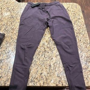 MEN'S ALPHALETE IDENTITY  JOGGERS SIZE Medium